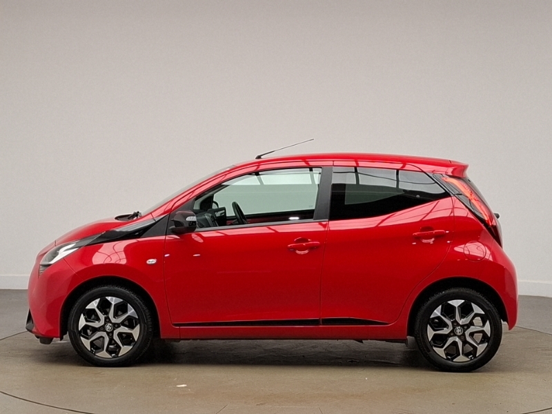 Toyota Aygo 1.0 Vvt-i X-trend X-shift Red #4