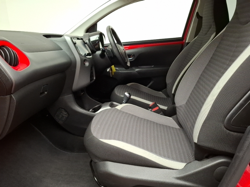 Toyota Aygo 1.0 Vvt-i X-trend X-shift Red #5