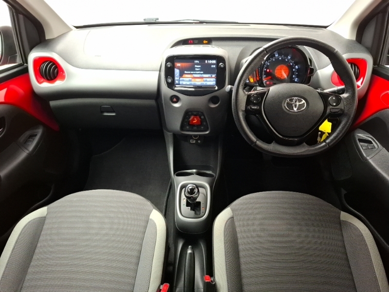 Toyota Aygo 1.0 Vvt-i X-trend X-shift Red #3