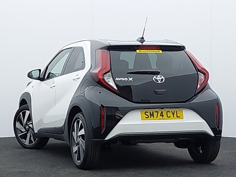 Toyota Aygo X 1.0 Vvt-i Edge White #2