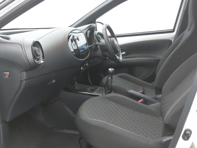 Toyota Aygo X 1.0 Vvt-i Edge White #5