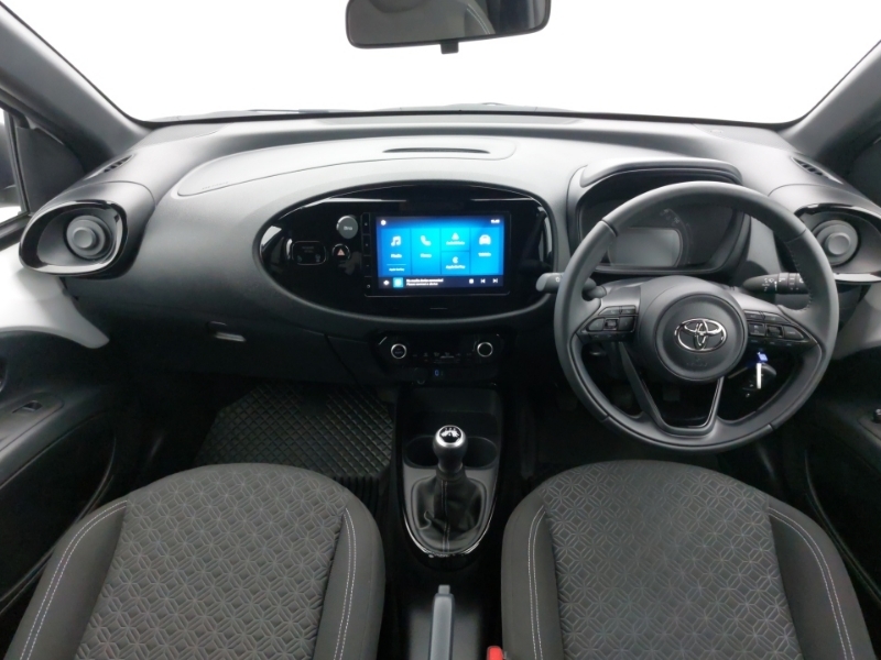 Toyota Aygo X 1.0 Vvt-i Edge White #3