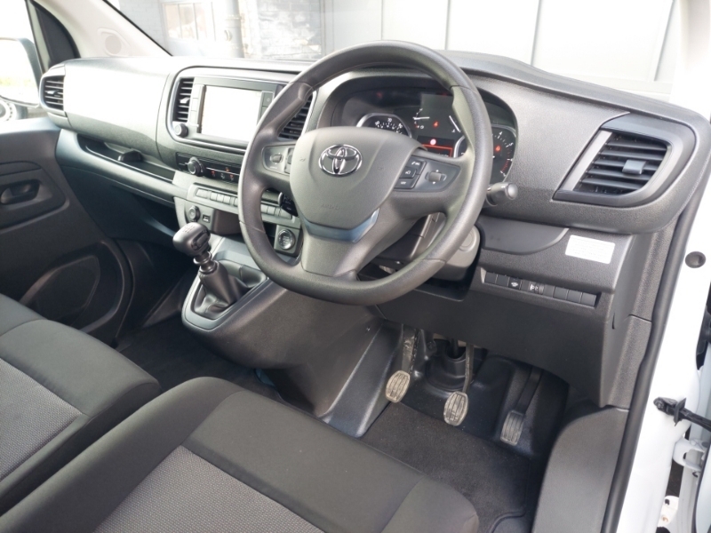 Toyota PROACE 2.0D 140 Design Van Tss White #3