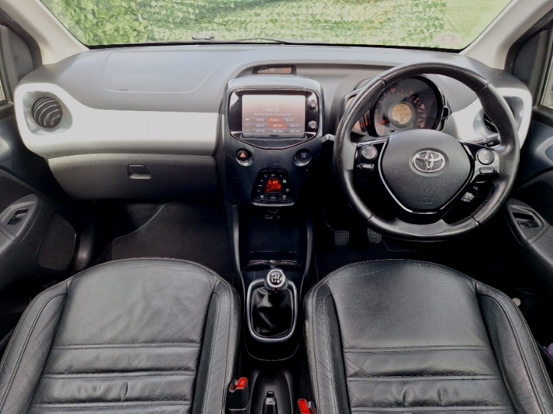 Toyota Aygo 1.0 Vvt-i X-clusiv 2 Grey #4