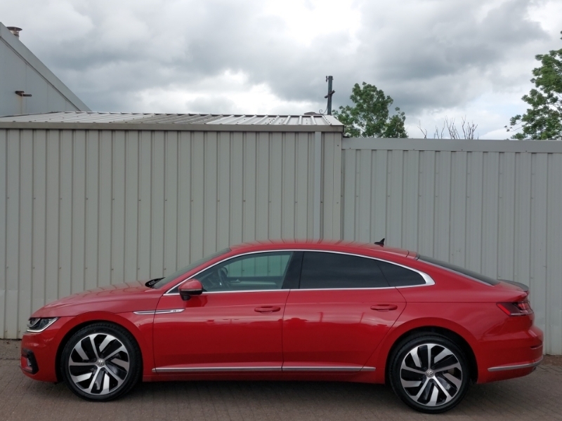 Volkswagen Arteon 2.0 Tdi Scr 190 R-line Dsg Red #4