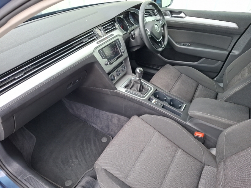 Volkswagen Passat 1.6 Tdi Se Business Blue #5
