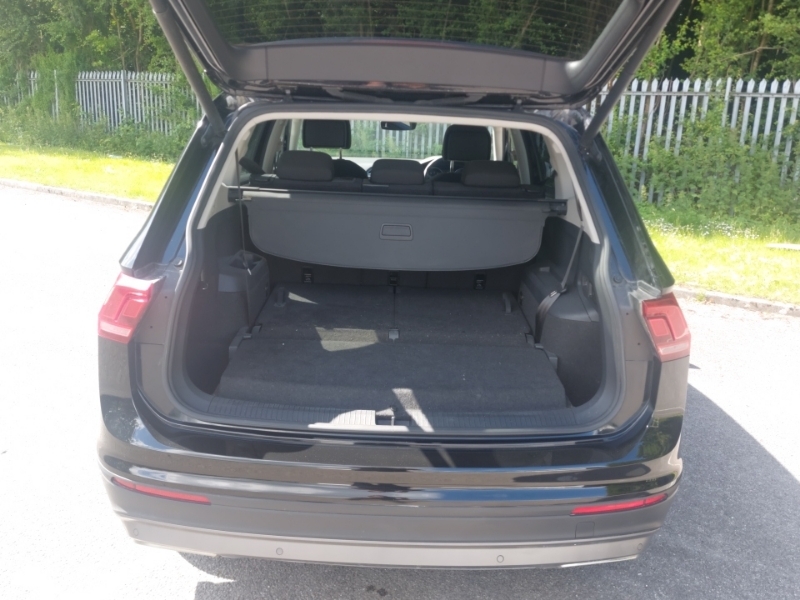 Volkswagen Tiguan Allspace 1.5 Tsi Evo Match Dsg Black #2