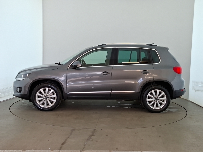 Volkswagen Tiguan 2.0 Tdi Bluemotion Tech Match 150 4Motion Grey #4