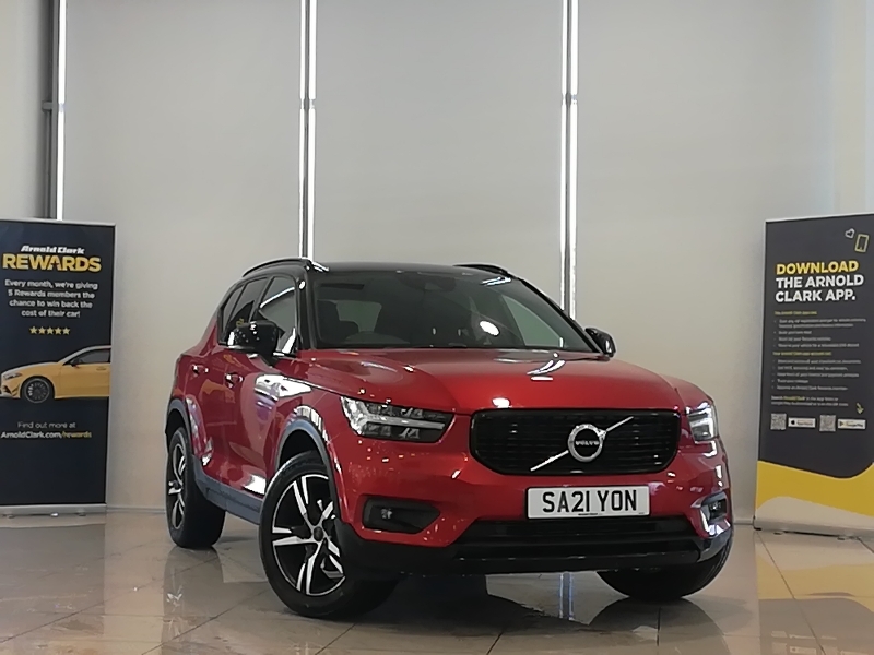Volvo XC40 1.5 T3 163 R Design Red