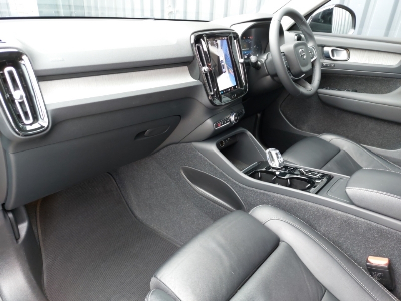 Volvo XC40 2.0 B3p Plus Dark Black #5