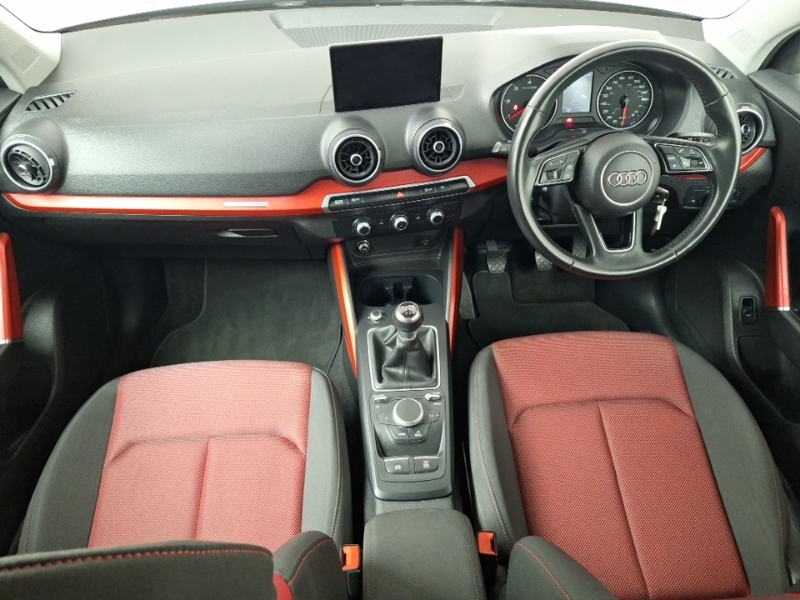 Audi Q2 30 Tdi Sport Black #3