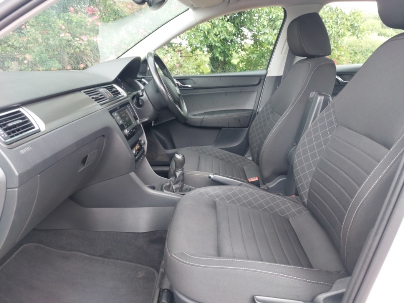 Skoda Rapid 1.2 Tsi 110 Se L White #5