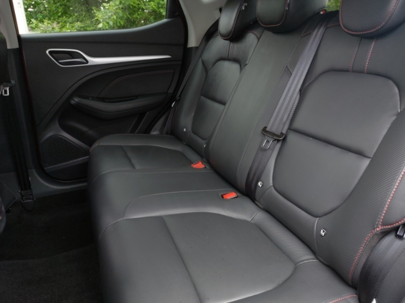 MG ZS 1.0T Gdi Exclusive Dct Red #6