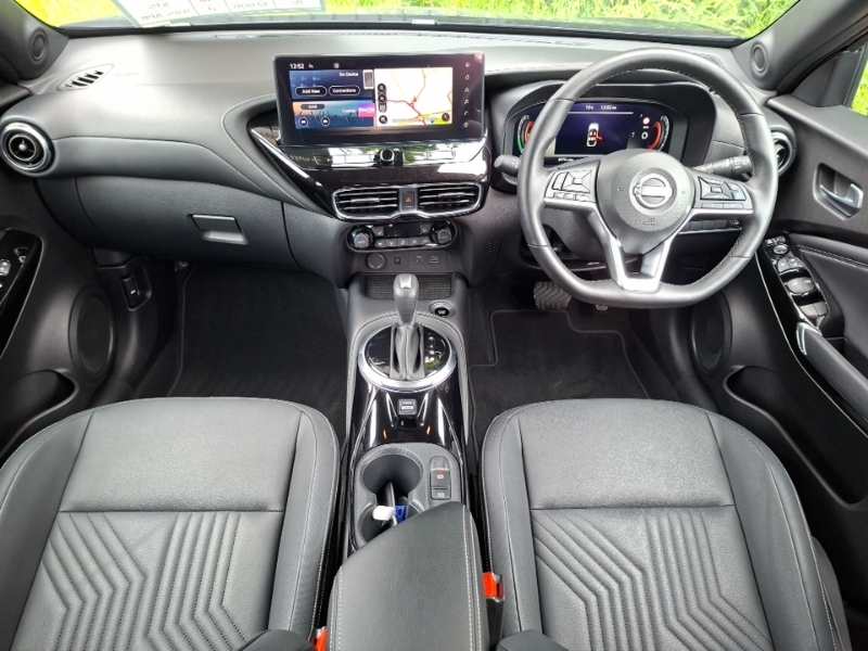 Nissan Juke 1.6 Hybrid Tekna Black #3