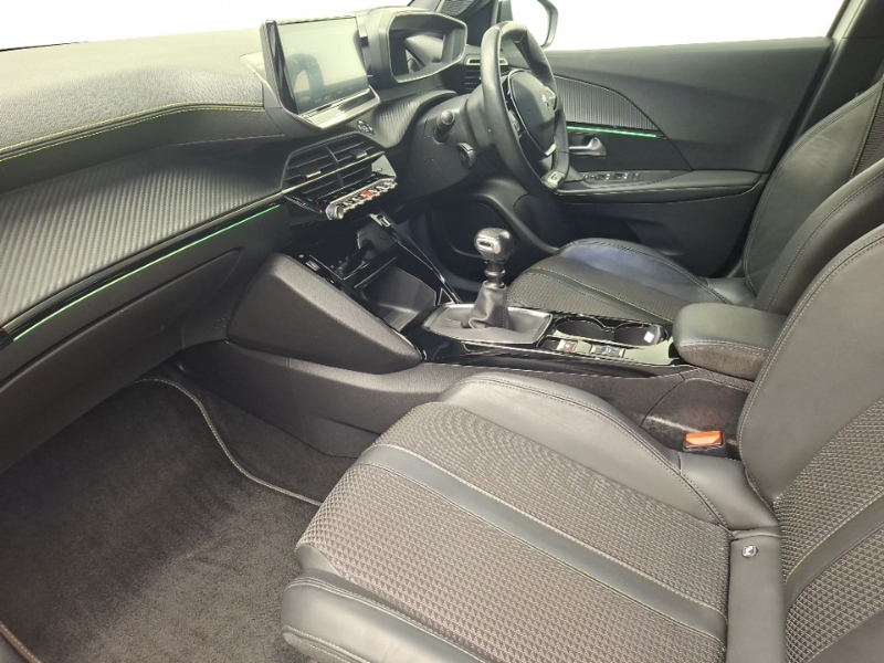 Peugeot 2008 1.2 Puretech 130 Gt White #5