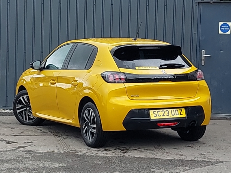 Peugeot 208 1.2 Puretech 100 Active Premium Eat8 Yellow #2