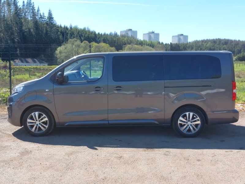 Peugeot e-Traveller 100Kw Business Vip Long 8 Seat 50Kwh Grey #4
