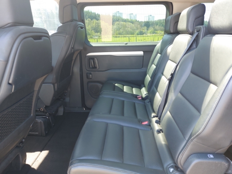 Peugeot e-Traveller 100Kw Business Vip Long 8 Seat 50Kwh Grey #6