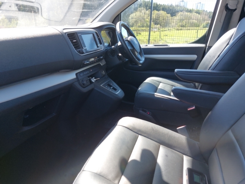 Peugeot e-Traveller 100Kw Business Vip Long 8 Seat 50Kwh Grey #5