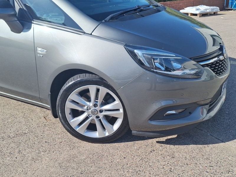 Vauxhall Zafira White #20