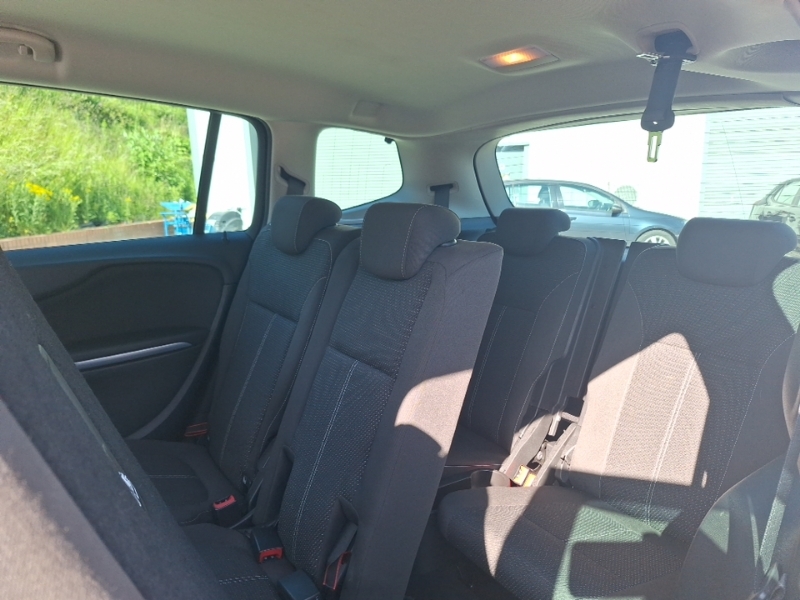 Vauxhall Zafira White #17