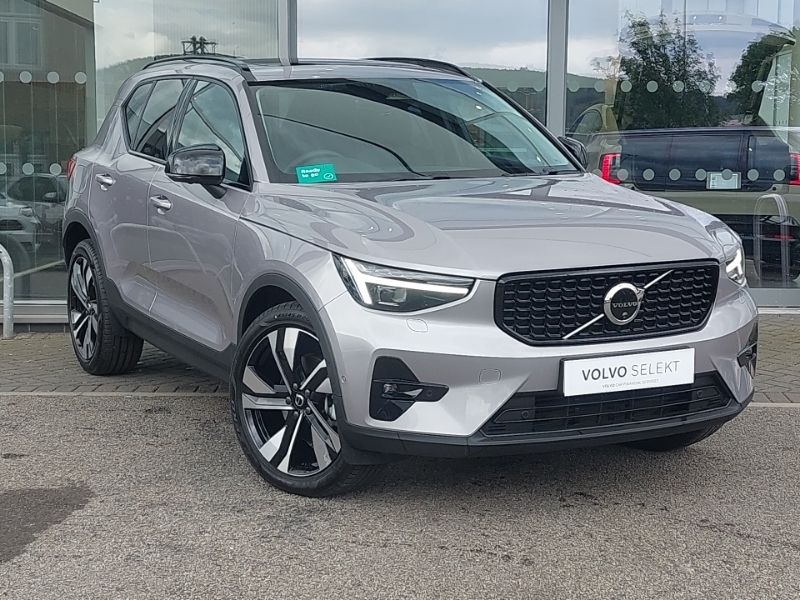 Volvo XC40 2.0 B4p Ultra Dark Silver