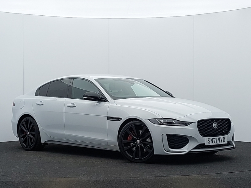 Jaguar XE 2.0 D200 R-dynamic Black Black #7