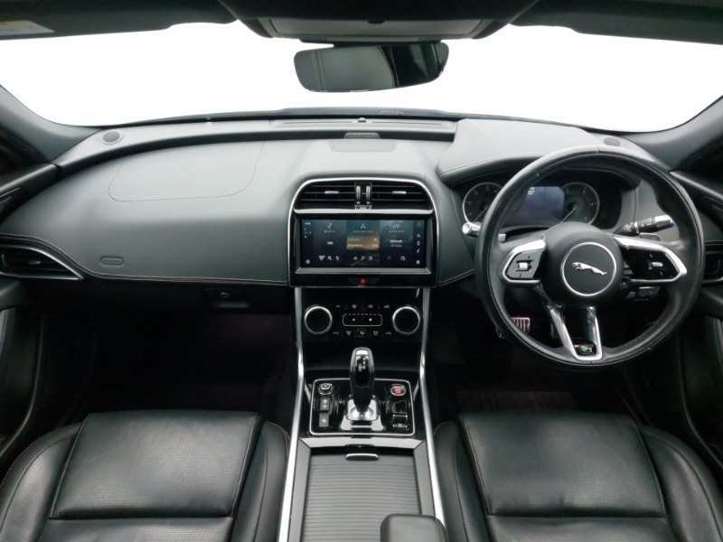 Jaguar XE 2.0 D200 R-dynamic Black White #3