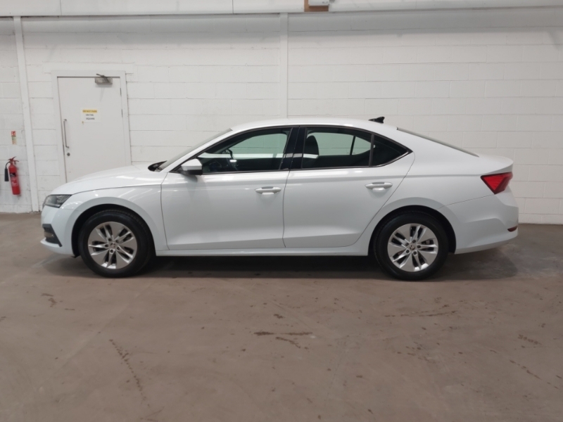Skoda Octavia 1.0 Tsi Se Technology White #4