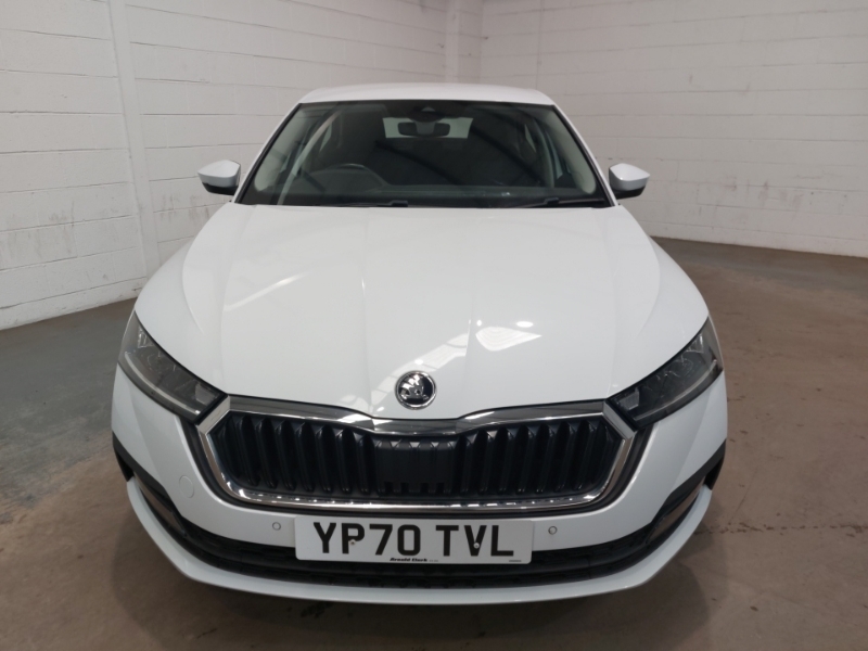 Skoda Octavia White #14