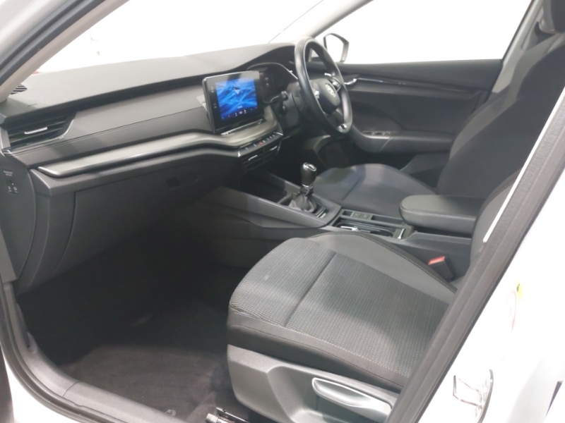 Skoda Octavia 1.0 Tsi Se Technology White #5