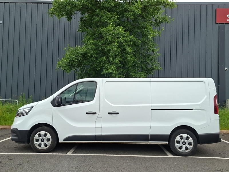 Renault Trafic Ll30 Blue Dci 130 Advance Safety Van White #4