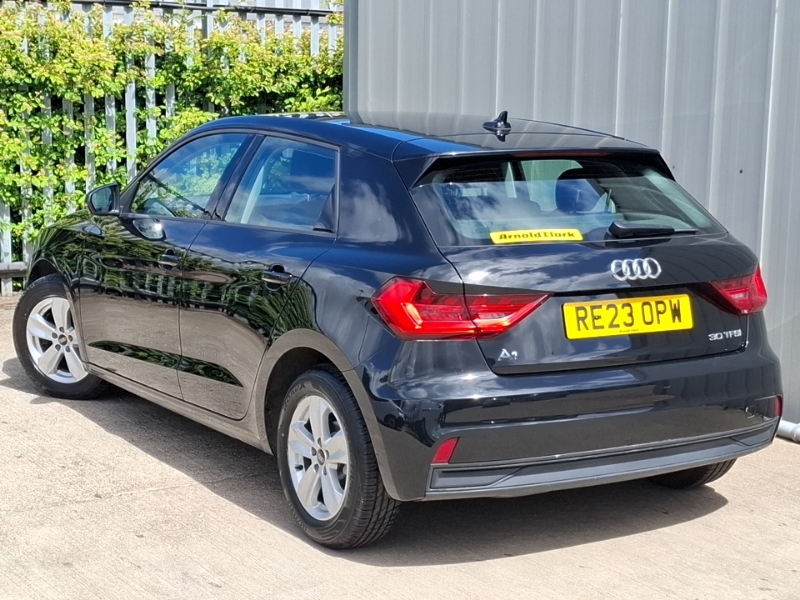 Audi A1 30 Tfsi 110 Technik RE23OPW Black #2