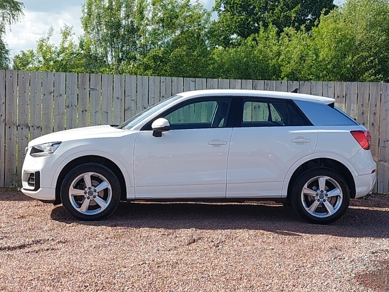 Audi Q2 35 Tfsi Sport White #4