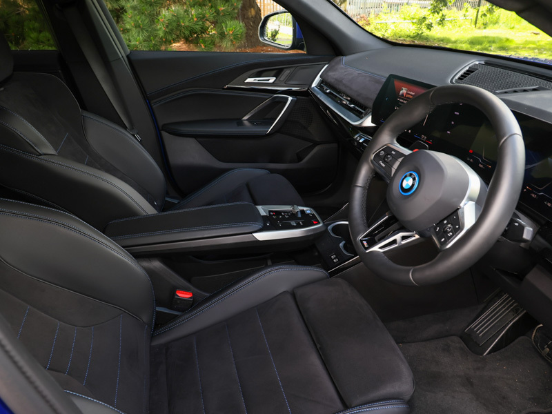BMW iX2 150Kw Edrive20 M Sport 65Kwh Blue #6