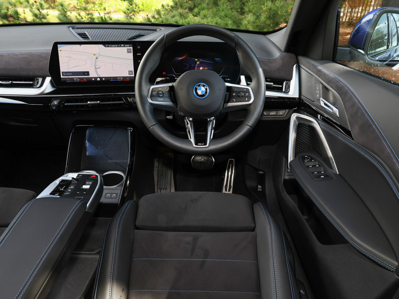 BMW iX2 150Kw Edrive20 M Sport 65Kwh Blue #5