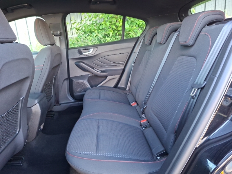 Ford Focus 1.0 Ecoboost 125 St-line Black #6