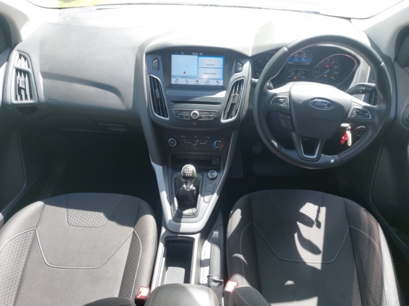 Ford Focus 1.5 Tdci 120 Zetec Edition Orange #3