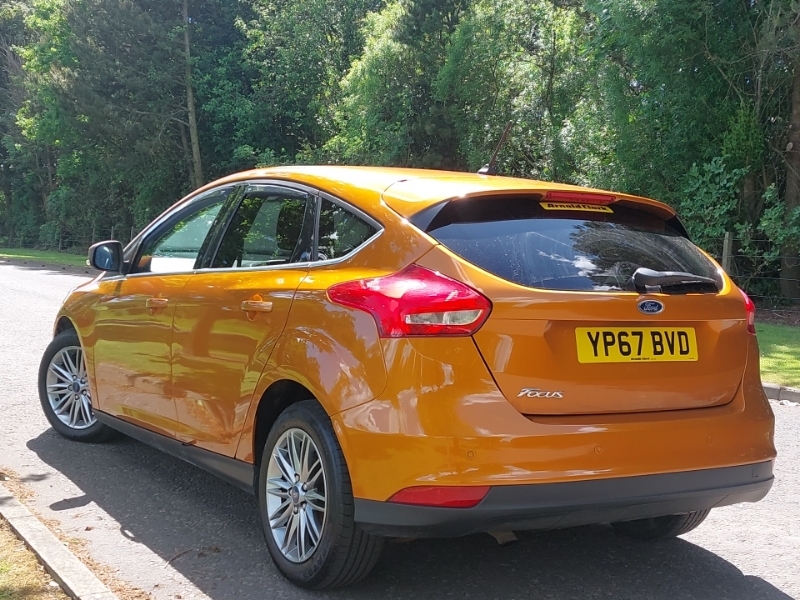Ford Focus 1.5 Tdci 120 Zetec Edition Orange #2