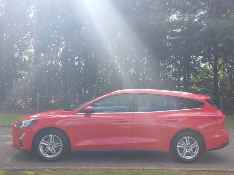 Ford Focus 1.0 Ecoboost Hybrid Mhev 125 Zetec Edition Red #4