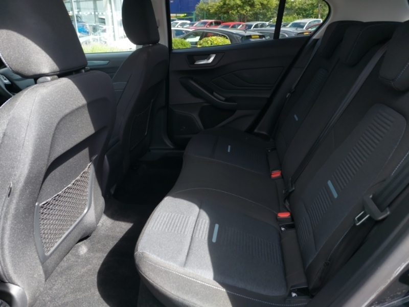 Ford Focus 1.0 Ecoboost Active Black #6