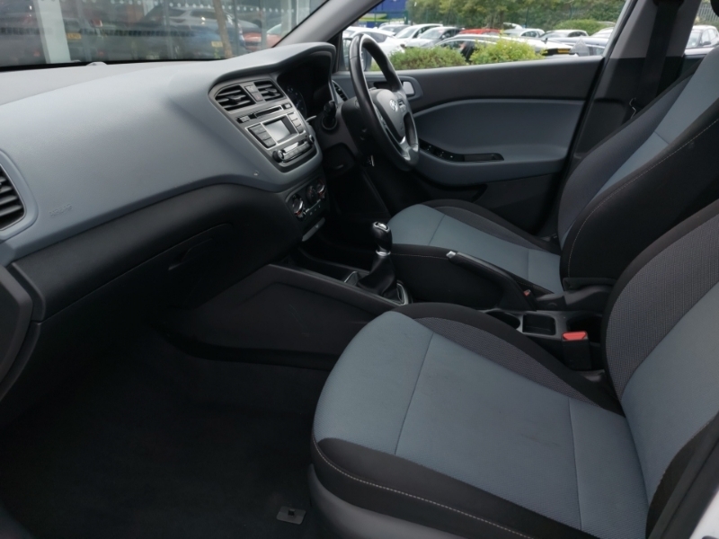 Hyundai I20 1.2 Se White #5