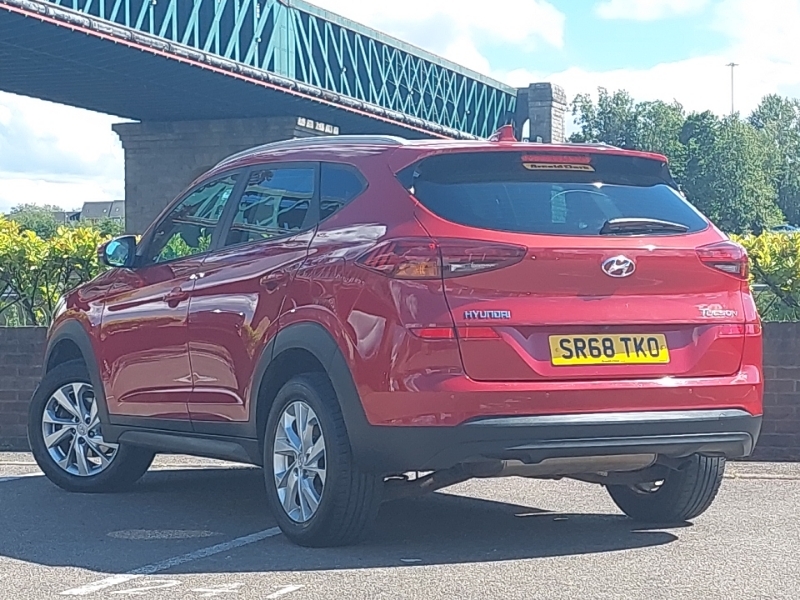 Hyundai Tucson 1.6 Gdi Se Nav 2Wd Red #2