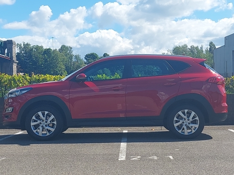 Hyundai Tucson 1.6 Gdi Se Nav 2Wd Red #4