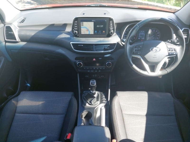Hyundai Tucson 1.6 Gdi Se Nav 2Wd Red #3