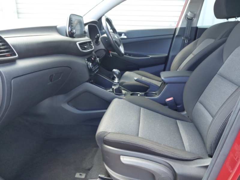 Hyundai Tucson 1.6 Gdi Se Nav 2Wd Red #5