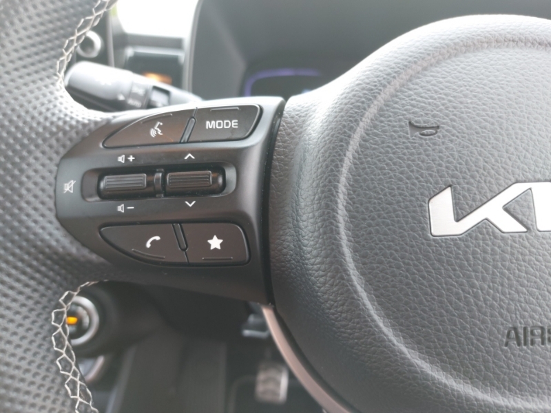Kia Picanto 1.0 3 White #12