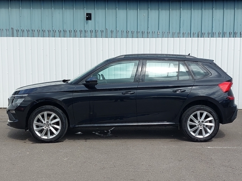 Skoda Kamiq 1.0 Tsi 95 Se Edition DV25ZDO Black #4