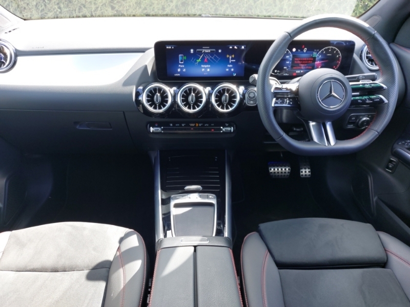 Mercedes-Benz GLA Class Gla 200 Amg Line Executive Black #3