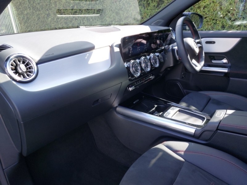 Mercedes-Benz GLA Class Gla 200 Amg Line Executive Black #5
